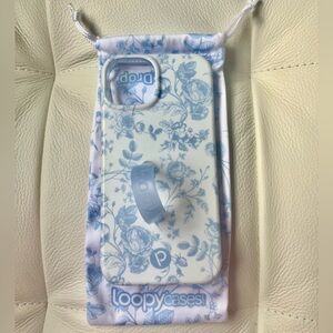 Loopy Case in Blue Toile - iPhone 13/14 (6.1 inch screen).